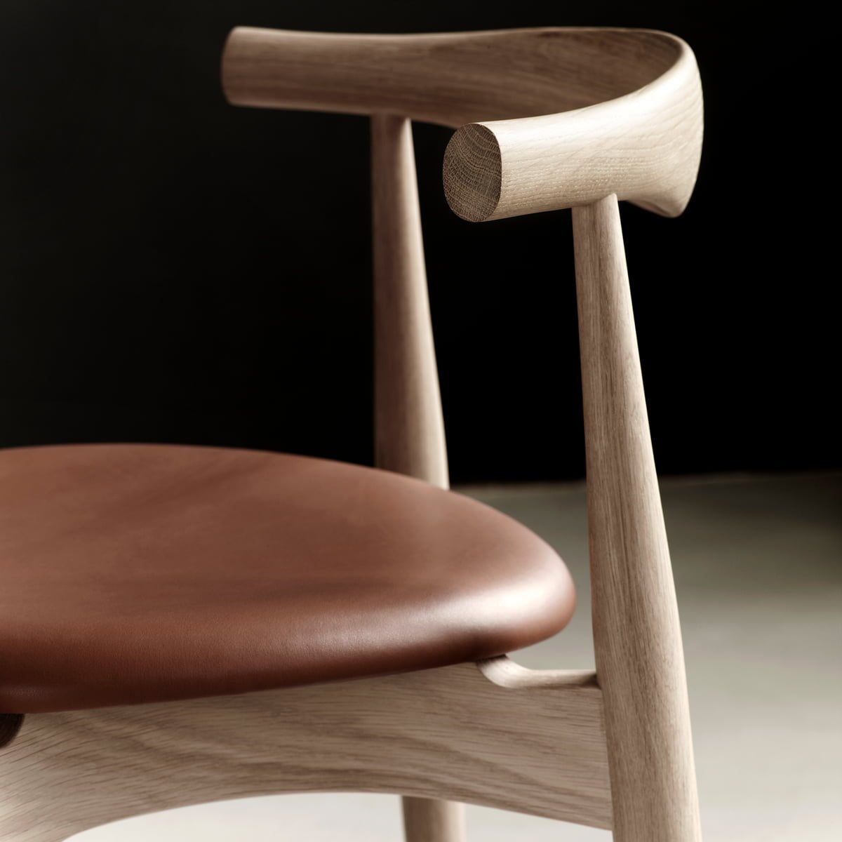 Chaise Elbow