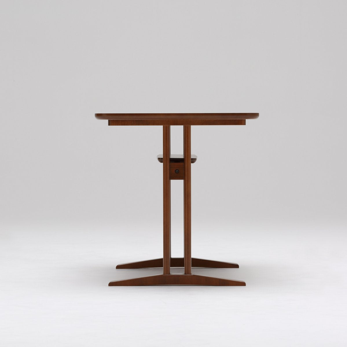 Table de café en noyer